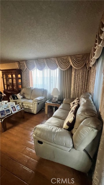 11053 Elmcrest St, El Monte CA: https://media.crmls.org/medias/5271215e-5fff-4656-8767-ae275bbecefe.jpg