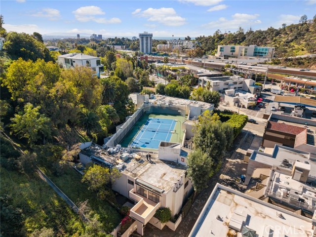 Detail Gallery Image 48 of 50 For 11687 Bellagio #12,  Los Angeles,  CA 90049 - 2 Beds | 2/1 Baths