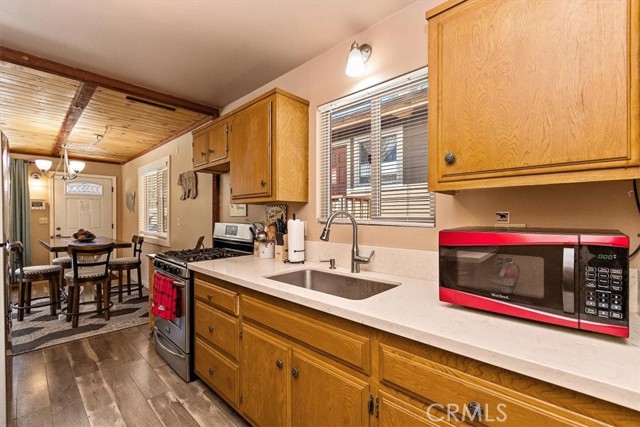 Detail Gallery Image 6 of 13 For 861 Kern Ave, Sugarloaf,  CA 92386 - 2 Beds | 1 Baths