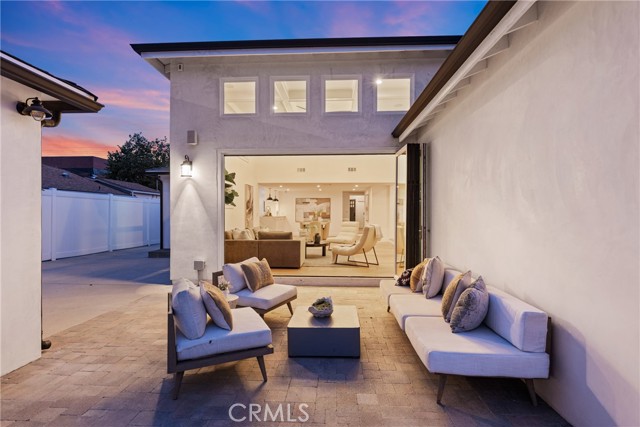Detail Gallery Image 29 of 32 For 12947 La Maida St, Sherman Oaks,  CA 91423 - 4 Beds | 3 Baths
