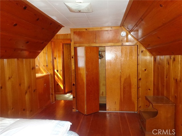 Bedroom entry and closet