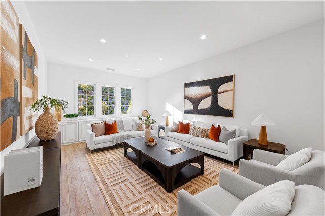 Detail Gallery Image 45 of 74 For 111 Great Oak, Irvine,  CA 92602 - 5 Beds | 5/1 Baths