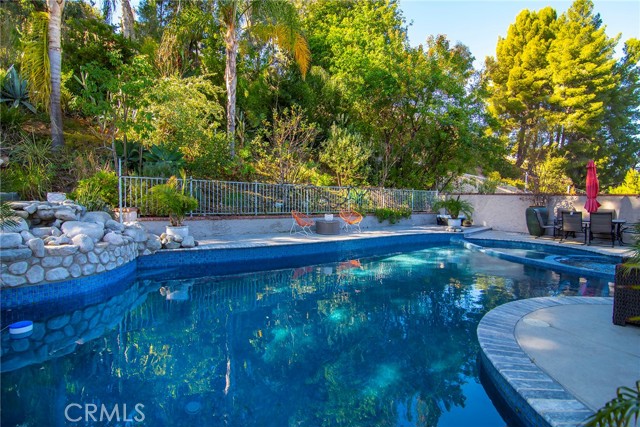 3757 Coldstream, Tarzana CA: https://media.crmls.org/medias/52753920-bf32-4094-ae09-32481ebb2d94.jpg