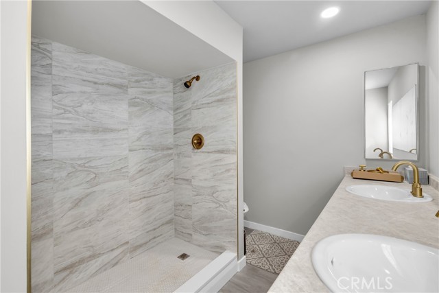 Detail Gallery Image 21 of 48 For 19839 Saticoy St, Winnetka,  CA 91306 - 3 Beds | 2/1 Baths