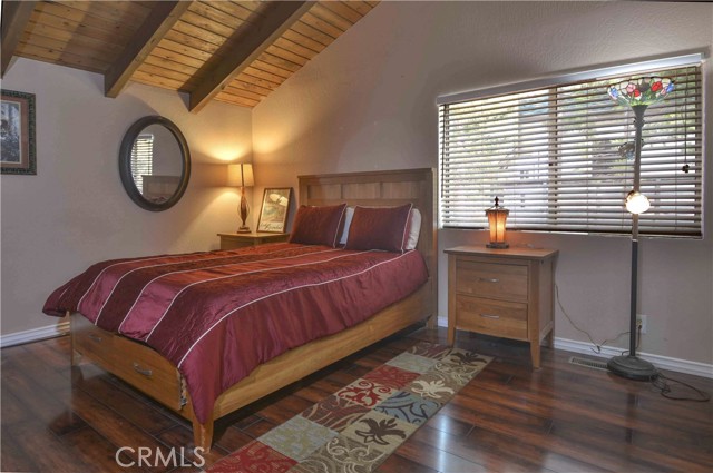 1353 Golden Rule Lane, Lake Arrowhead CA: https://media.crmls.org/medias/5275cf14-0243-4e5a-9ef9-170bfdfce653.jpg
