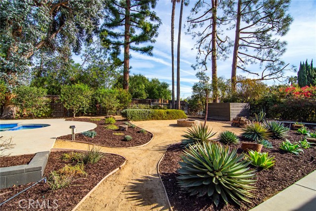 Detail Gallery Image 27 of 40 For 4614 Sendero Pl, Tarzana,  CA 91356 - 5 Beds | 3/1 Baths