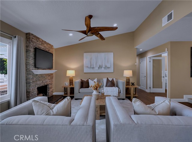 22182 Platino, Mission Viejo CA: https://media.crmls.org/medias/52767695-8e53-46e3-8e68-8743fb6f3693.jpg