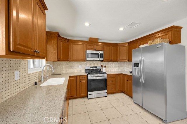 Detail Gallery Image 11 of 31 For 1335 W H St, Ontario,  CA 91762 - 4 Beds | 2 Baths