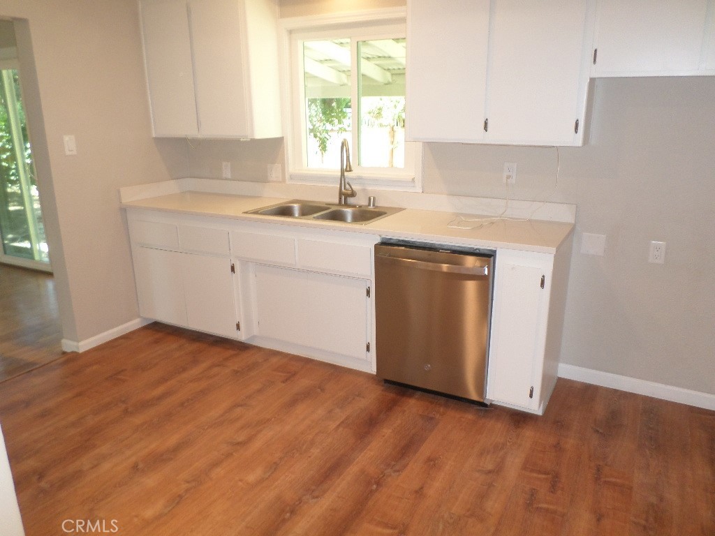 https://media.crmls.org/medias/527732bf-caa3-4532-a967-d4707aadadb1.jpg?preset=X-Large