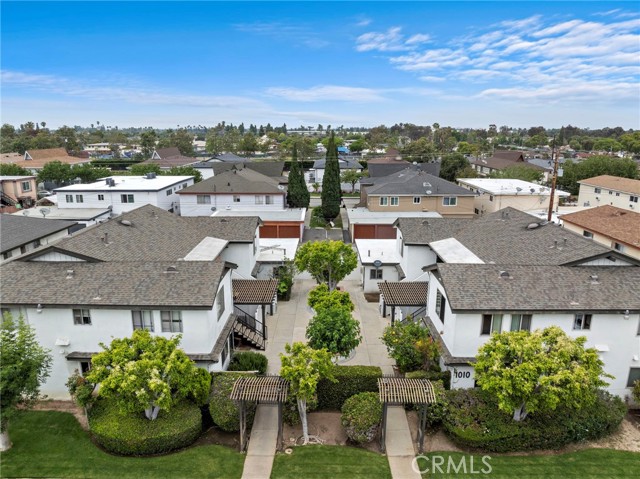1010 1016 Valencia Street, Costa Mesa CA: https://media.crmls.org/medias/5277dd7c-12e0-468f-b8d0-8511d2d1b3b1.jpg
