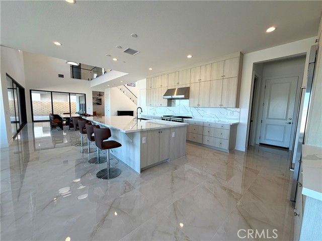 Detail Gallery Image 8 of 34 For 24217 N Corte Profundo, Valencia,  CA 91354 - 5 Beds | 5/1 Baths