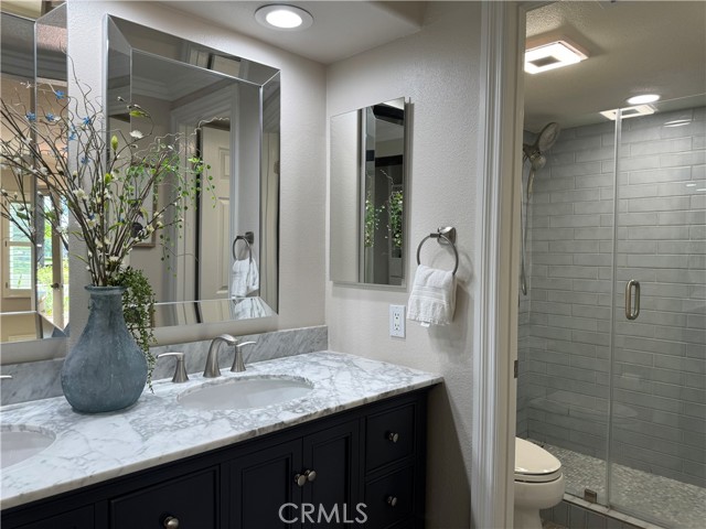 1 Brisa Del Lago, Rancho Santa Margarita CA: https://media.crmls.org/medias/5277f2d9-3a4b-43ec-8347-f95d2d0ec3a0.jpg