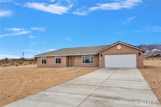 Detail Gallery Image 2 of 47 For 36135 Sutter Rd, Lucerne Valley,  CA 92356 - 4 Beds | 2 Baths
