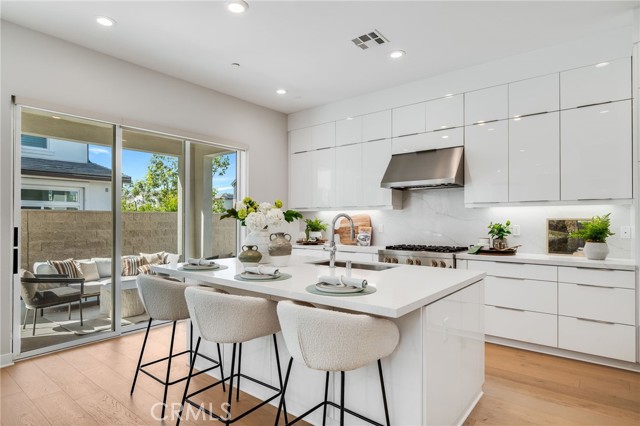 Detail Gallery Image 8 of 58 For 301 Brackens, Lake Forest,  CA 92630 - 4 Beds | 4 Baths