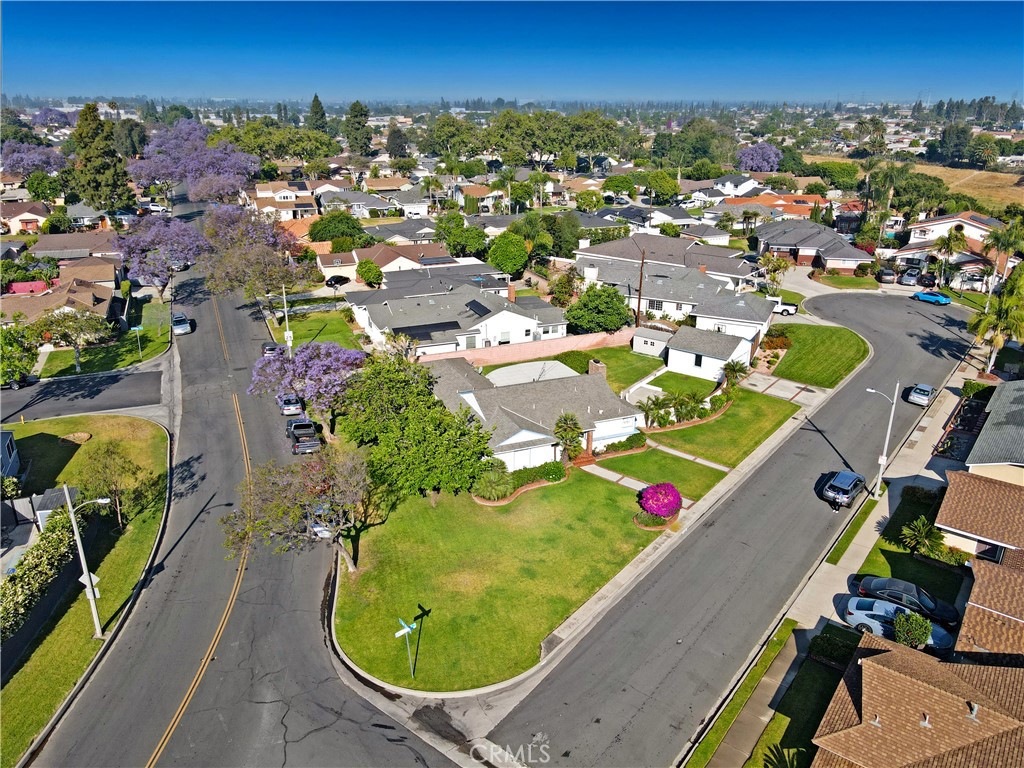 https://media.crmls.org/medias/5279ab8f-f62f-49d3-af54-32b6d9ee7938.jpg?preset=X-Large