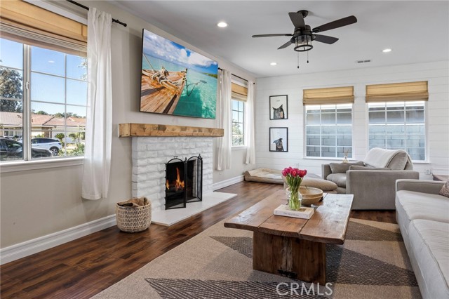 Detail Gallery Image 4 of 27 For 2465 Monterey Peninsula Dr, Corona,  CA 92882 - 4 Beds | 2 Baths