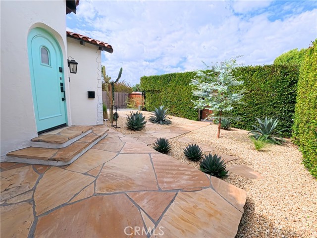 Detail Gallery Image 5 of 17 For 2124 S Redondo, Los Angeles,  CA 90016 - 3 Beds | 2 Baths