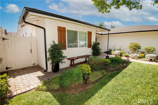 7680 Jadeite Avenue, Rancho Cucamonga CA: https://media.crmls.org/medias/527a5bd0-0afe-43a6-9f97-d78721f718b3.jpg