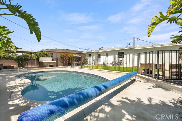 744 N Russell Drive, Orange CA: https://media.crmls.org/medias/527d549e-5521-4b58-9c0b-e9aa338bebe8.jpg