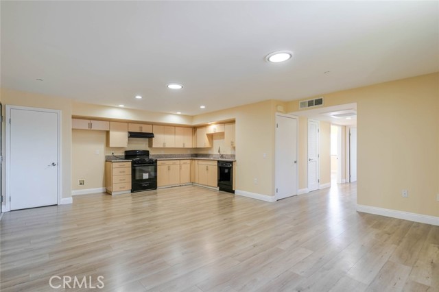 Detail Gallery Image 3 of 21 For 1466 Tamarind Ave #301,  Los Angeles,  CA 90028 - 2 Beds | 2 Baths