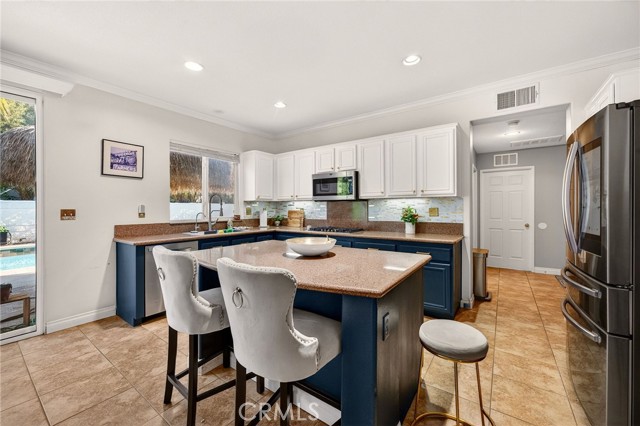 Detail Gallery Image 11 of 47 For 33756 Salvia, Murrieta,  CA 92563 - 5 Beds | 3 Baths