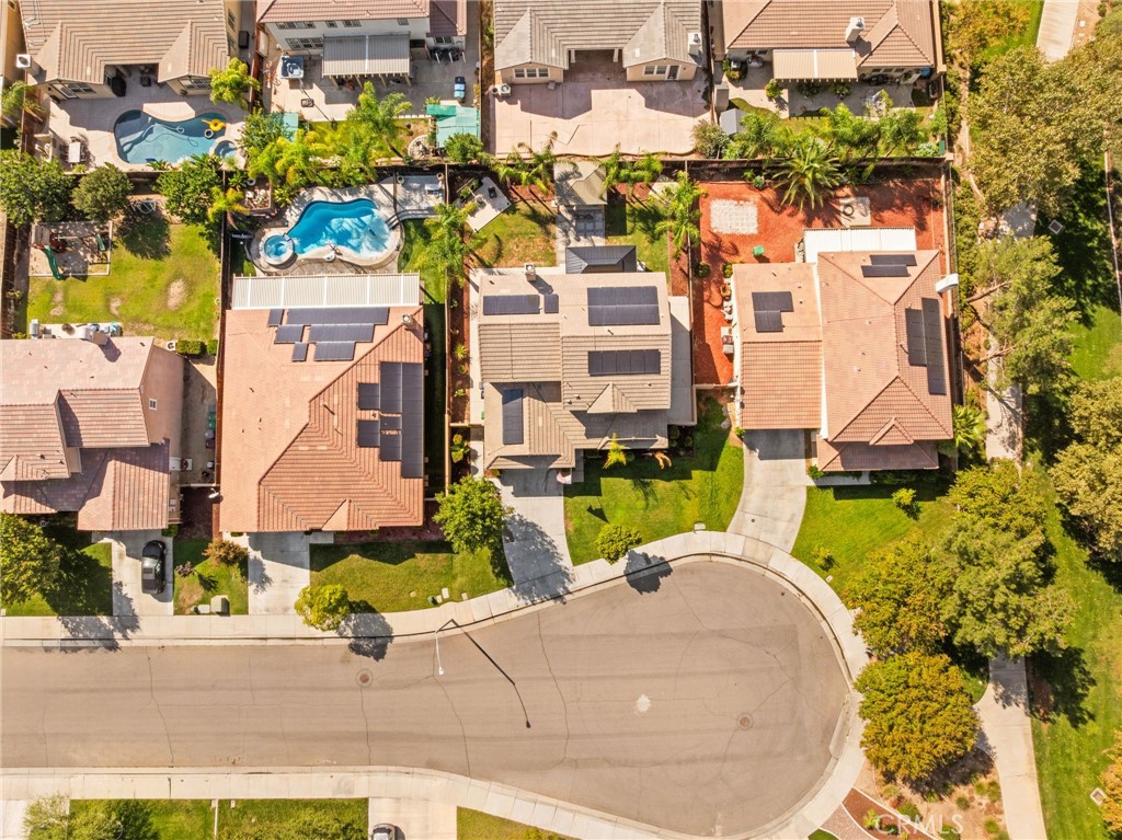 https://media.crmls.org/medias/527f92fc-e90e-439c-a8c6-3992f71a74c6.jpg?preset=X-Large