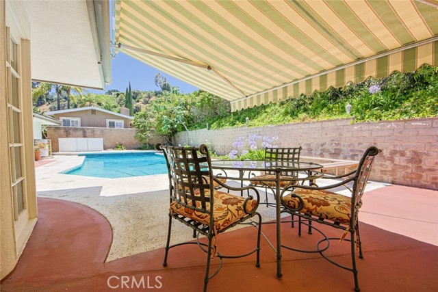 Detail Gallery Image 7 of 75 For 1801 Greenbriar Rd, Glendale,  CA 91207 - 3 Beds | 3 Baths