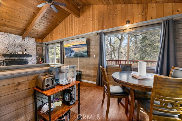 Detail Gallery Image 27 of 32 For 43339 Deer Canyon Rd, Big Bear Lake,  CA 92315 - 2 Beds | 2 Baths