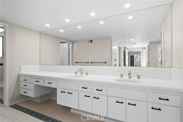 Detail Gallery Image 25 of 50 For 809 Highland Dr, La Canada Flintridge,  CA 91011 - 5 Beds | 5 Baths