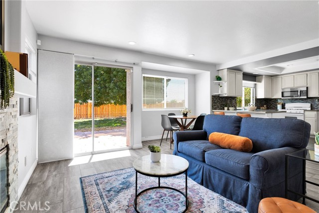 12725 Sundown Road, Victorville CA: https://media.crmls.org/medias/52815323-a9bd-4a28-86fb-598289cee7e7.jpg