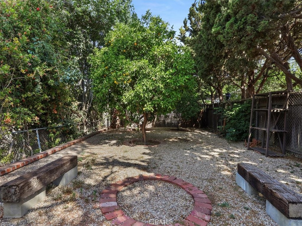 https://media.crmls.org/medias/5281a20d-0414-4970-b577-85781a2dcf53.jpg?preset=X-Large