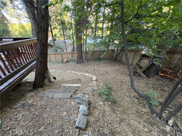 Detail Gallery Image 11 of 57 For 743 Woodland Rd, Crestline,  CA 92325 - 3 Beds | 2/1 Baths