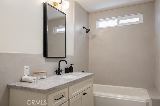 Detail Gallery Image 38 of 54 For 2014 W 84th St, Los Angeles,  CA 90047 - 3 Beds | 2 Baths