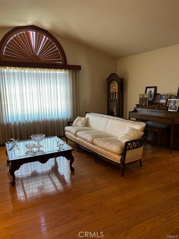 Detail Gallery Image 7 of 27 For 15166 Pocahantas St, Apple Valley,  CA 92307 - 5 Beds | 3/1 Baths