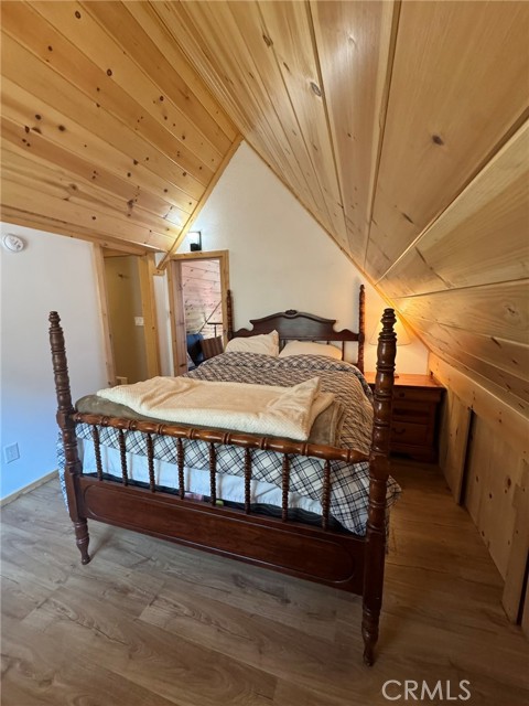 Detail Gallery Image 33 of 44 For 38532 N Shore Dr, Fawnskin,  CA 92333 - 3 Beds | 2/1 Baths
