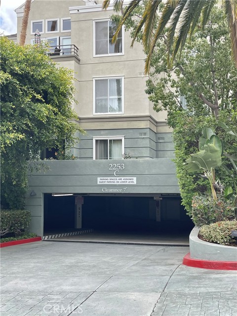 2253 Martin, Irvine CA: https://media.crmls.org/medias/528356ce-752c-4334-a3c5-a4b44837280c.jpg