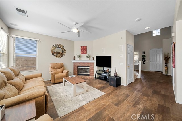 Detail Gallery Image 18 of 45 For 28246 Deer Ct, Canyon Country,  CA 91351 - 4 Beds | 2/1 Baths