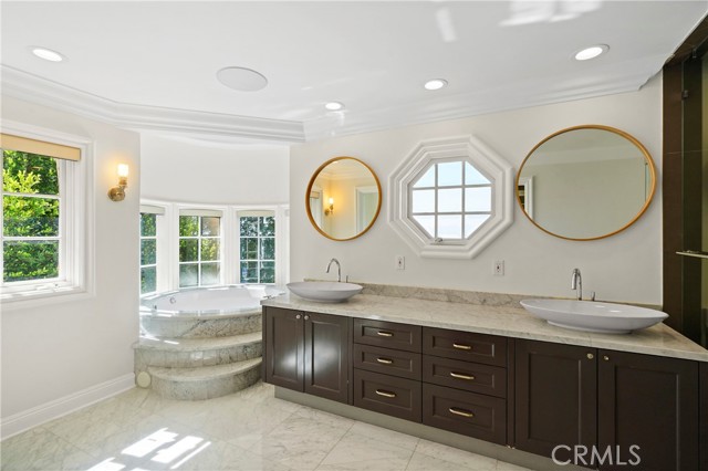 13320 Mulholland Drive, Beverly Hills CA: https://media.crmls.org/medias/5283a7f7-c0ef-423f-a074-409dcfc4cec4.jpg