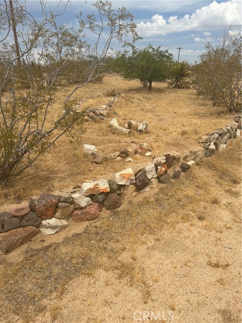 Detail Gallery Image 3 of 22 For 275 Artesia Ave, Yucca Valley,  CA 92284 - 2 Beds | 2 Baths