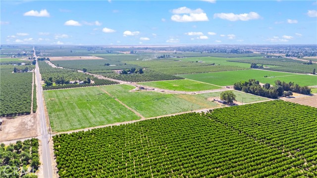 8340 West Lane, Winton CA: https://media.crmls.org/medias/52844b15-9ed3-463e-8710-8f7bf1d600e5.jpg