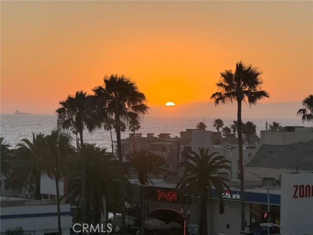 1105 Manhattan, Hermosa Beach, California 90254, 4 Bedrooms Bedrooms, 0 ,2 BathroomsBathrooms,Residential,For Sale,Manhattan,0,PV26150388