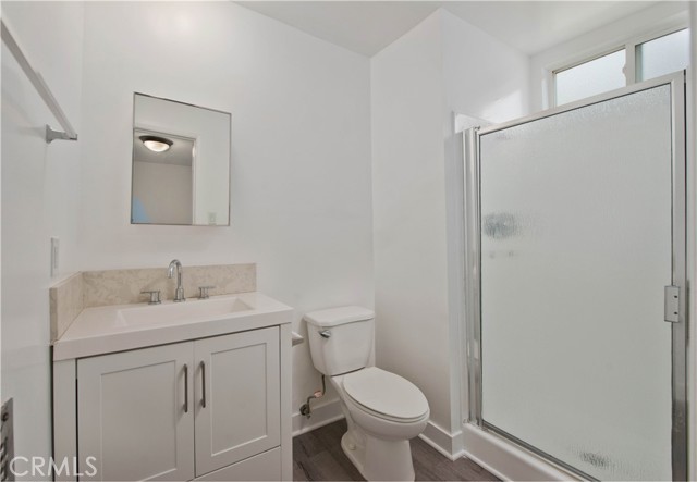5415 Newcastle Avenue, Encino CA: https://media.crmls.org/medias/5284e2a4-b6a3-418e-9676-470503e066c8.jpg