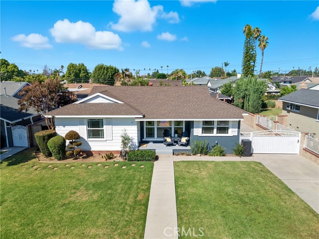 127 S Myrtlewood Street, West Covina CA: https://media.crmls.org/medias/52854d90-8f42-4ee2-8a79-5424966d258d.jpg