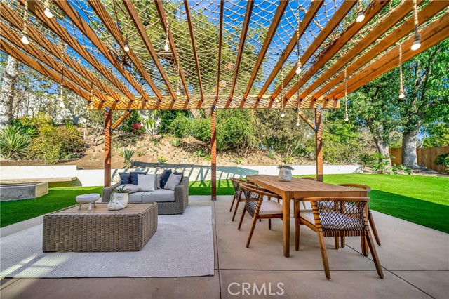 5534 Pattilar Avenue, Woodland Hills CA: https://media.crmls.org/medias/5285b4d2-cc62-44af-aa3b-603fa1d231ed.jpg