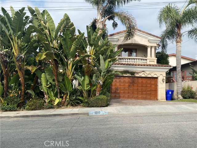 1807 6th Street, Manhattan Beach, California 90266, 5 Bedrooms Bedrooms, ,4 BathroomsBathrooms,Residential,Sold,6th,SB22010530