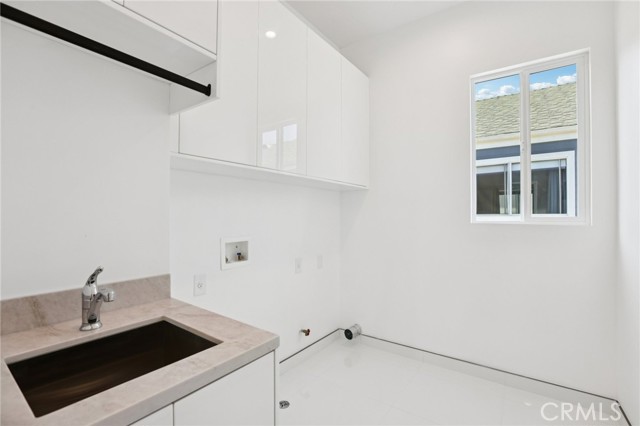 Detail Gallery Image 42 of 52 For 1914 Belmont Ln a,  Redondo Beach,  CA 90278 - 4 Beds | 3/1 Baths