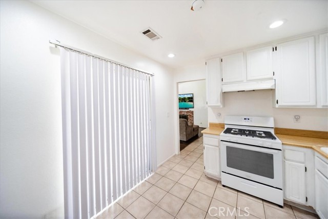 Detail Gallery Image 17 of 29 For 11231 Heathrow Dr, Riverside,  CA 92503 - 2 Beds | 2 Baths