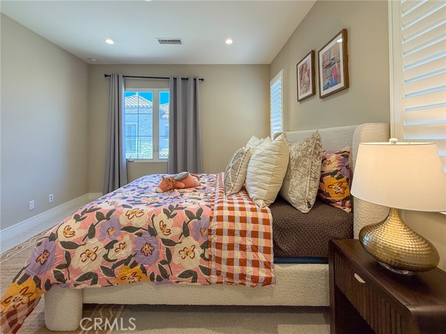 142 Dolci, Irvine CA: https://media.crmls.org/medias/5286e6fb-c496-4ce1-b22c-a9e89ce2cdfe.jpg