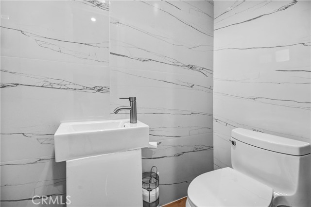 Detail Gallery Image 13 of 32 For 12811 Oaks Avenue, Chino,  CA 91710 - 6 Beds | 3 Baths