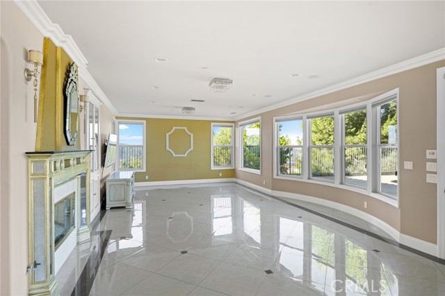 Detail Gallery Image 9 of 55 For 7370 Chantilly Ln, Tujunga,  CA 91042 - 6 Beds | 4 Baths